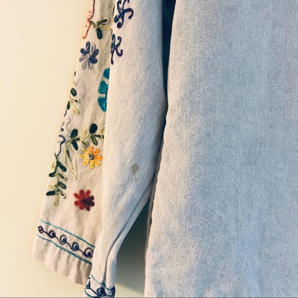 Vintage Floral Embroidered Light Wash Jean Jacket - Picture 8 of 8